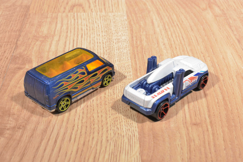 Mattel Hot Wheels 5 Cars Van 2 Police Volkswagon Wheelies