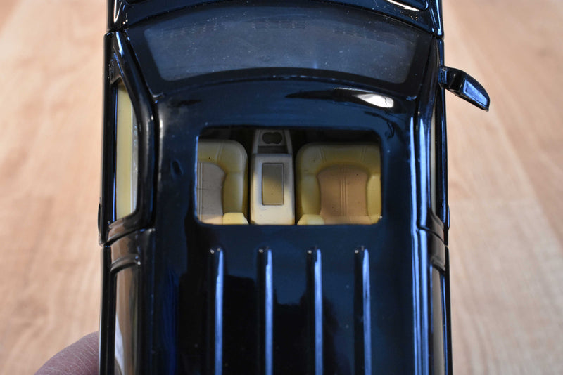 Jada Toy Diecast DUB City Black 2002 GMC Yukon Denali