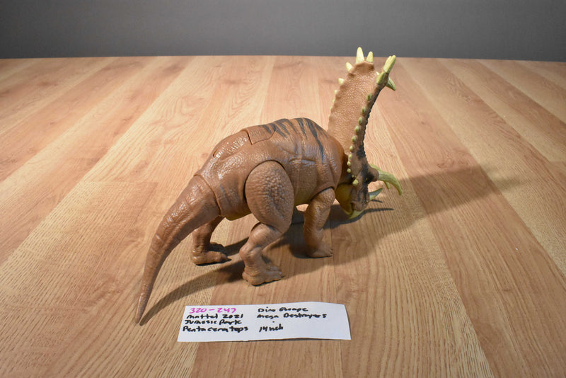 Mattel Jurassic Park 2021 Tan Pentaceratops Action Figure