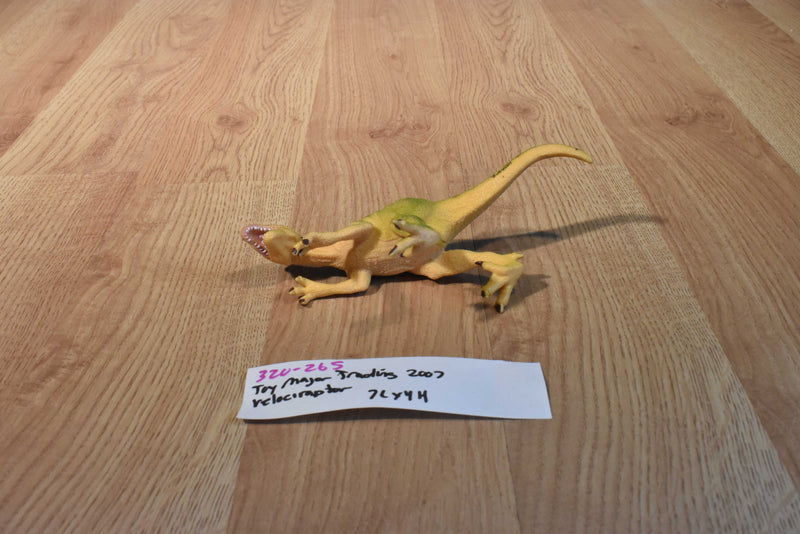 Toy Major Trading 2007 Velociraptor Dinosaur Action Figure