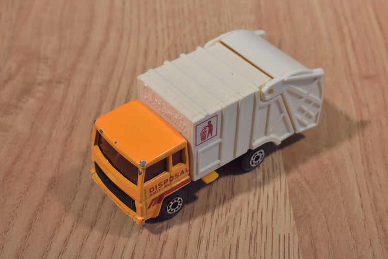 Matchbox 1 Refuse Truck 2 Weasel Tanks