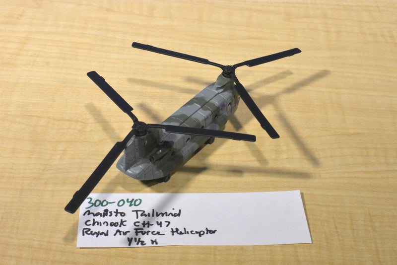 Maisto Tailwinds Die Cast RAF Chinook CH-47 Military Helicopter
