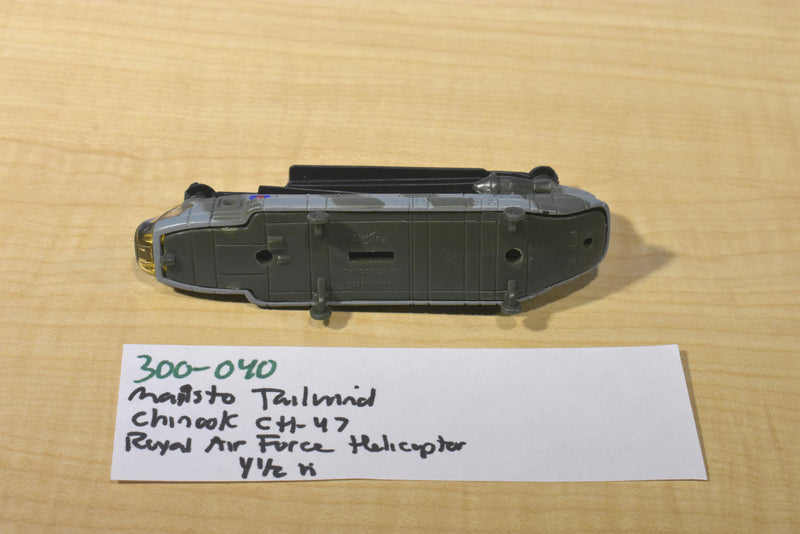 Maisto Tailwinds Die Cast RAF Chinook CH-47 Military Helicopter