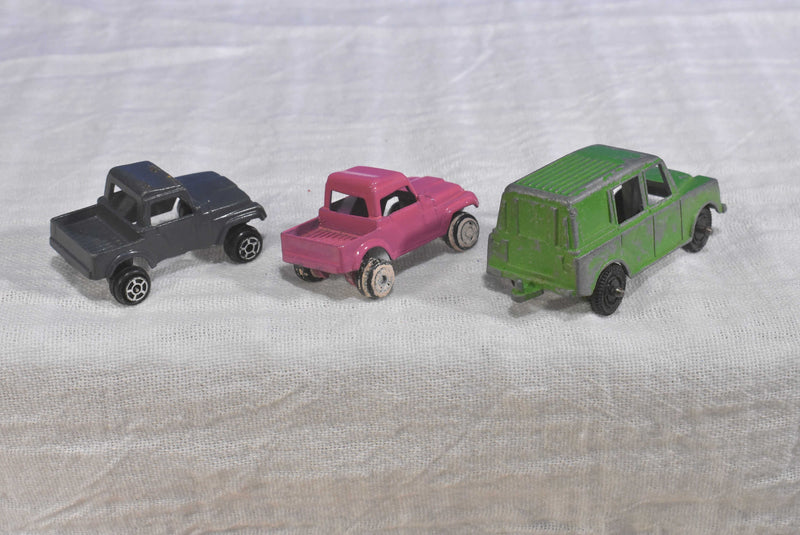 Tootsie Toy 3 Land Rovers, 2 Pick-ups, 4 Baja Runabouts