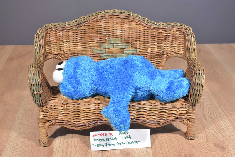 Hasbro Sesame Street Cookie Monster Squeeze A Song 2010 Plush