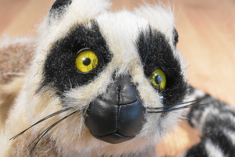 Discovery Channel Mamas and Babies Ring Tailed Lemur 1999 Plush
