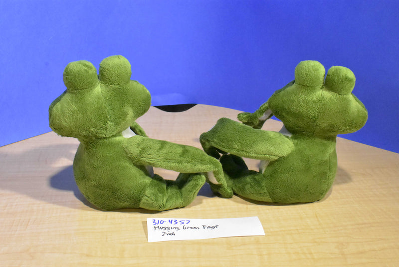 Hugging Green Frogs Plushes