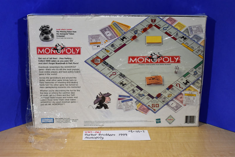 Hasbro Parker Brothers 1999 Monopoly Board Game