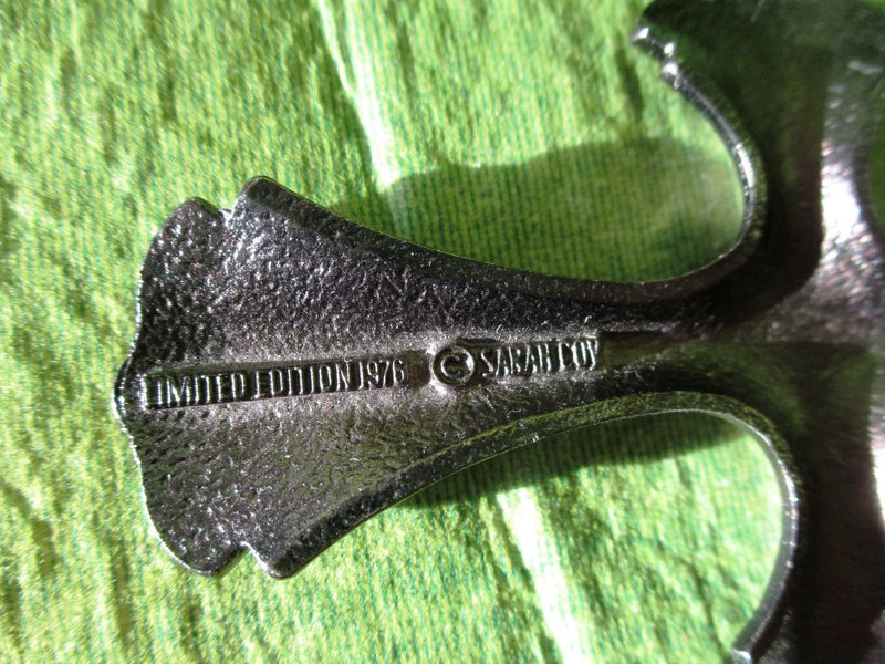 Sarah Coventry 1976 Green Metal 18th Century Cross Necklace