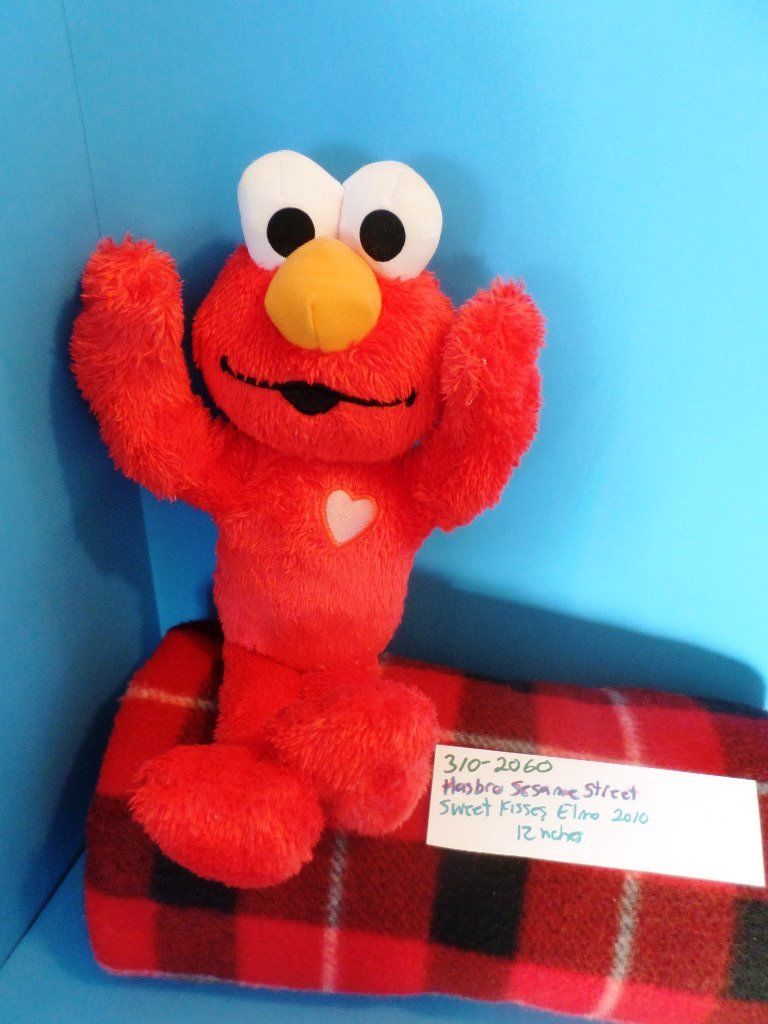 Hasbro Sesame Street Sweet Kisses Elmo 2010 Plush